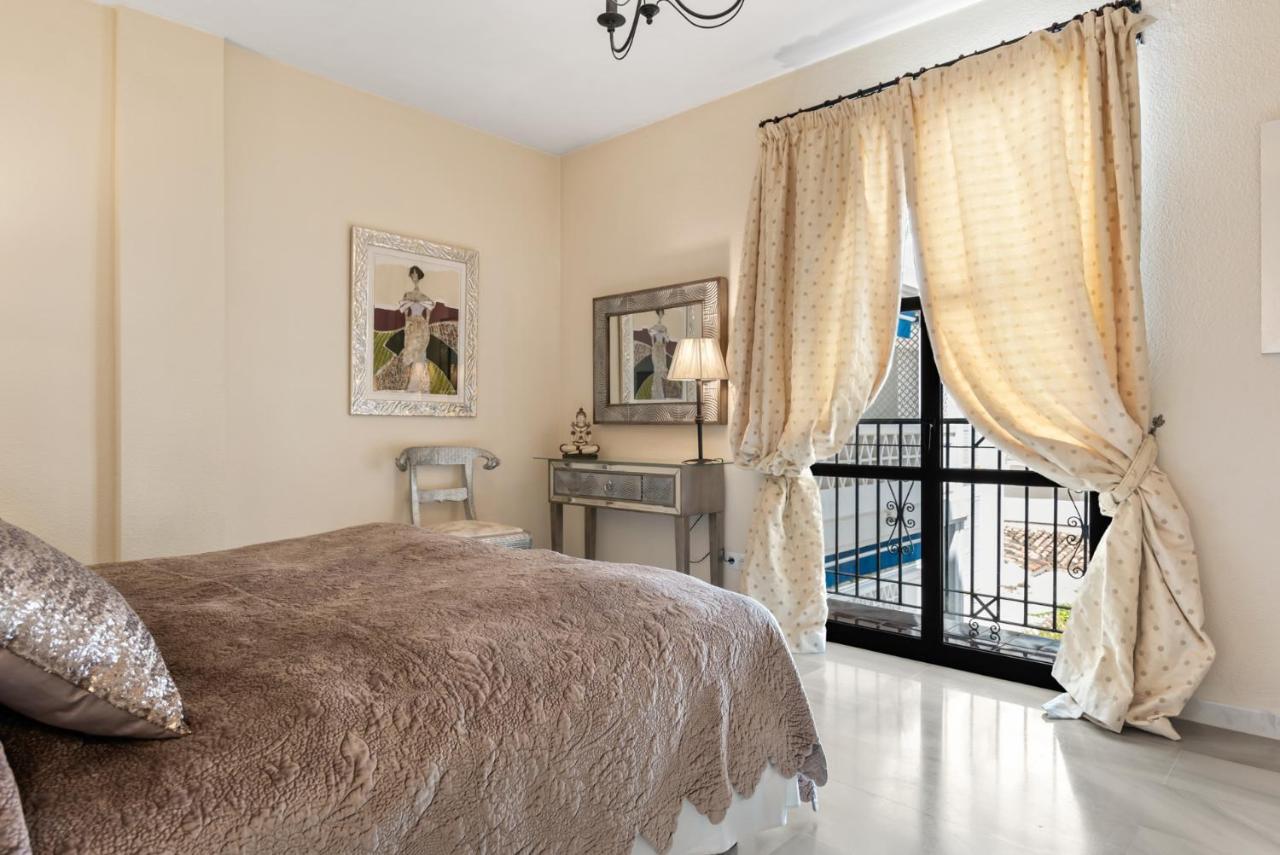 Beachside Luxury In Puerto Banus - Club Playas Del Duque Marbella