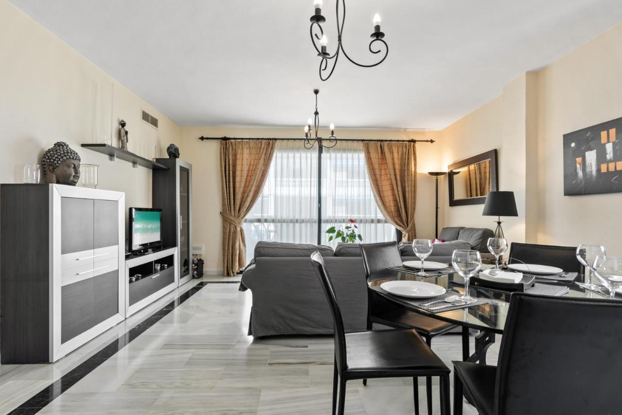 Beachside Luxury In Puerto Banus - Club Playas Del Duque Appartement