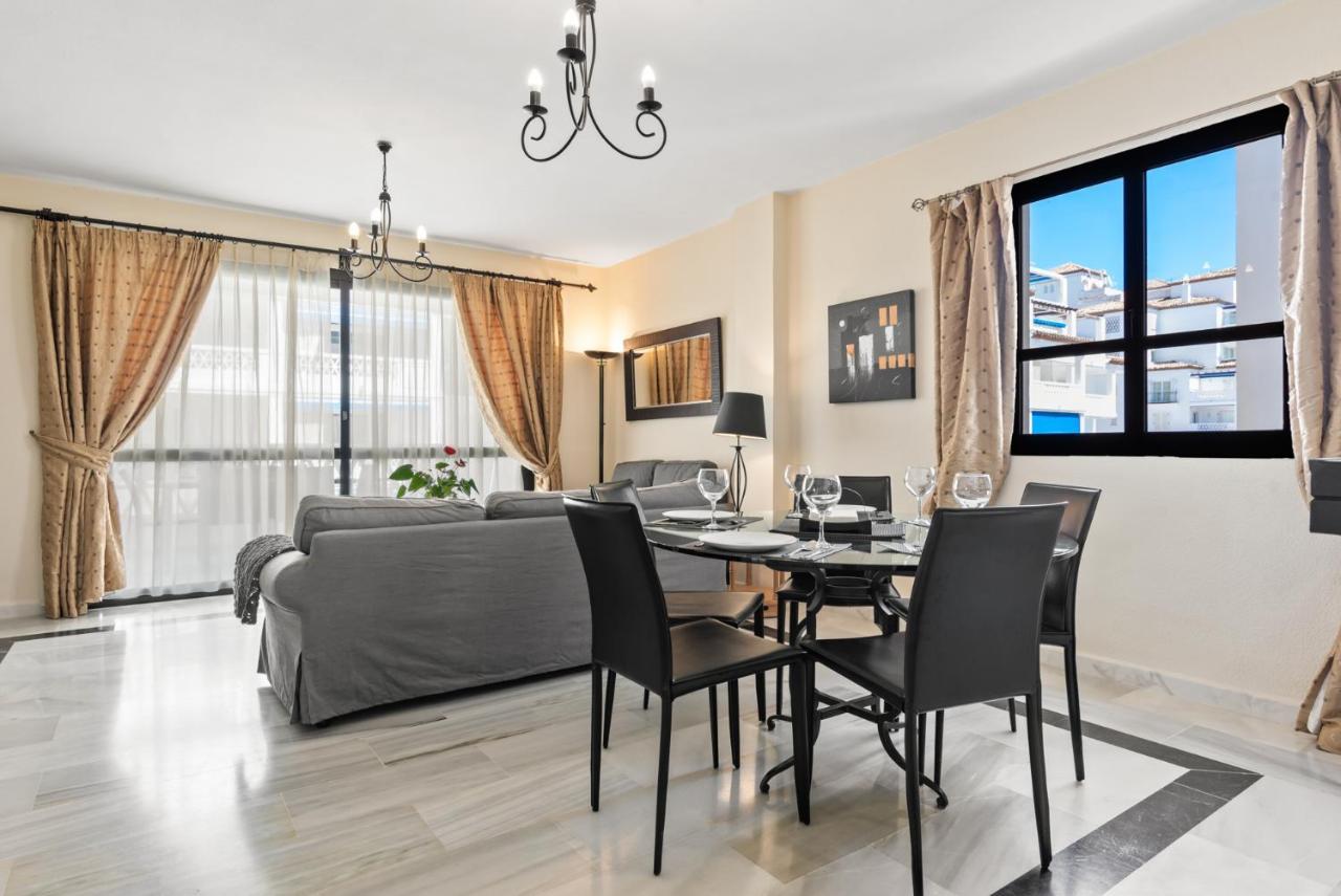 Beachside Luxury In Puerto Banus - Club Playas Del Duque Marbella