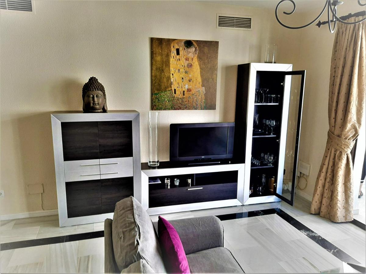 Beachside Luxury In Puerto Banus - Club Playas Del Duque Marbella