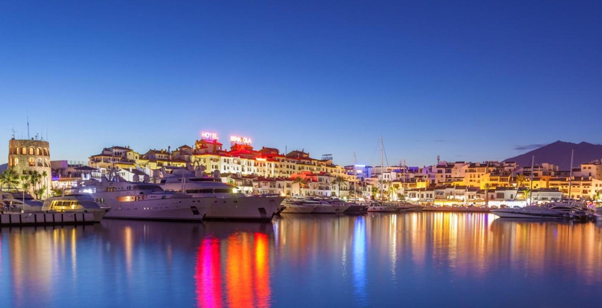 Beachside Luxury In Puerto Banus - Club Playas Del Duque Marbella